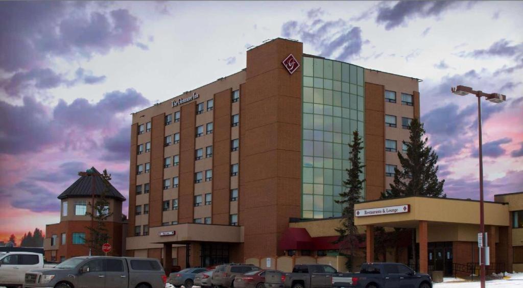 The Glenmore Inn & Convention Centre カルガリー エクステリア 写真